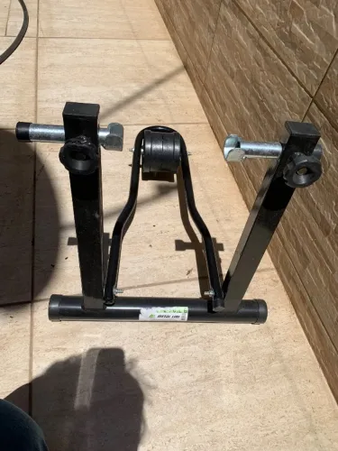 Suporte de pedalar parado