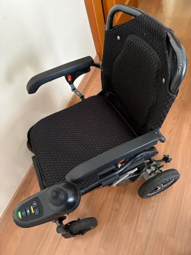 Cadeira de rodas motorizada