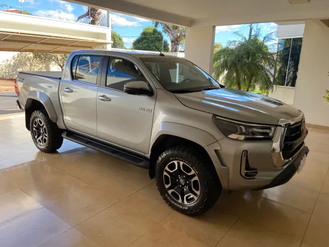 Toyota Hilux CD SRX Plus 4X4 2.8 TDI Die. Aut. 2024
