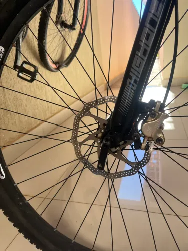 Bicicleta seminova muito nova