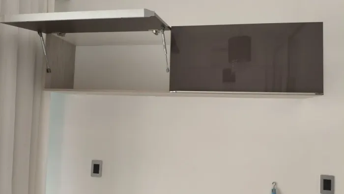 Móvel estante aéreo 