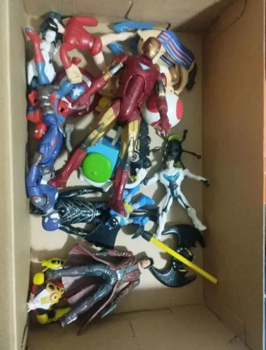 Brinquedos pequenos diversos