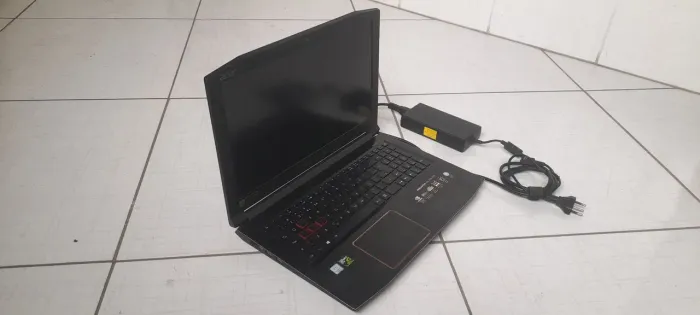 Notebook - Acer Predator (sem HD e sem Memórias)