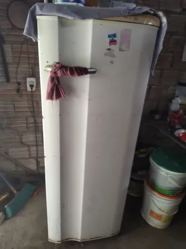 Vendo Geladeira em Bom Estado