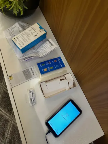 Celular Galaxy J4 plus