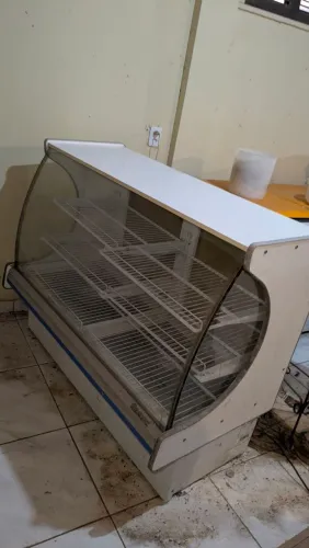 Balcão expositor quente
