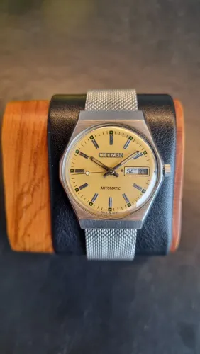 Relógio Citizen Automático "Yellow Dial"