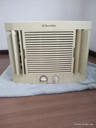 Ar-Condicionado de Janela Electrolux 7.500 BTUs - Funcionando Perfeitamente