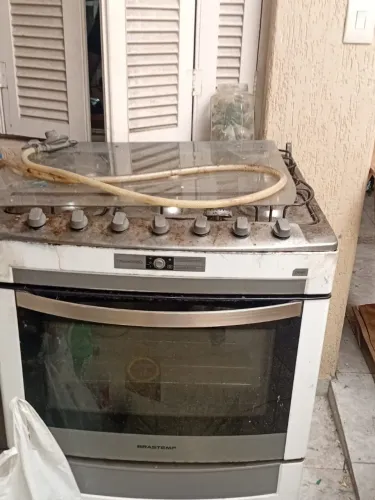 fogão Brastemp 6 bocas, em excelentes condições de uso (2012)
