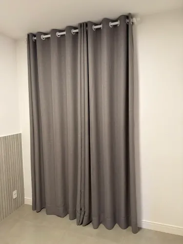 cortina quarto até o chão cinza - acompanha varão