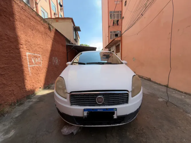 Fiat Linea Essence 1.8 Flex 16V 4P 2015