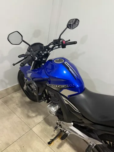 Honda CB Twister 250 - Apenas 6.800 km | Impecável