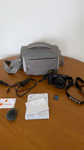 Kit Câmera Sony ZV-E10 256gb Lente 16-50mm f/3.5-5.6 OSS