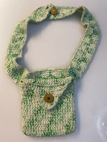 Pochete verde Brasil crochê 