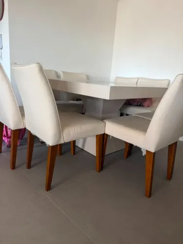 Mesa de Jantar 1,4x1,4 + 8 cadeiras