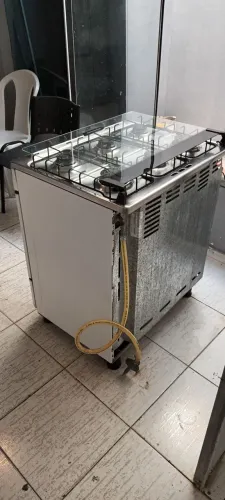 Vendo fogão 6 bocas.usado!! mas consercado. 400 reais