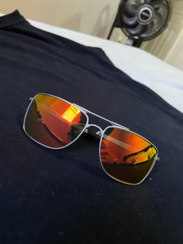 Óculos modelo Gauge 8 em metal - lentes espelhadas - usado