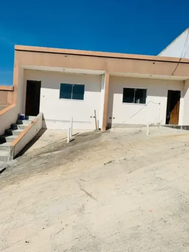 Casa em Condomínio à Venda em Embu das Artes-SP: 3 Quartos, 1 Suíte, 2 Banheiros, 2 Vagas