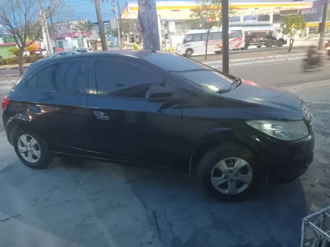 Chevrolet Onix Hatch LT 1.0 8V Flex Power Mec. 4P 2013
