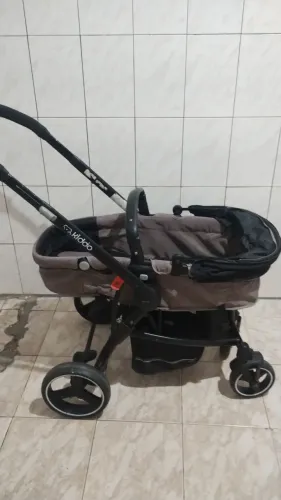 Carrinho bebê Kiddo Moisés 