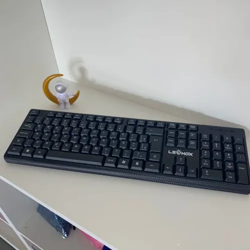 TECLADO USB PARA ESCRITÓRIO