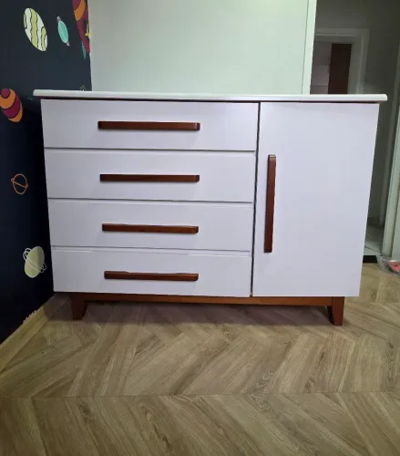 Cômoda para doação