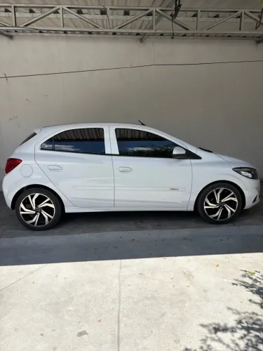 Chevrolet Onix Hatch LT 1.0 8V Flex Mec. 4P 2018