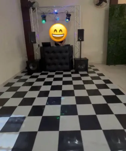 Cabine DJ+estrutura boxtruss+pista xadrez
