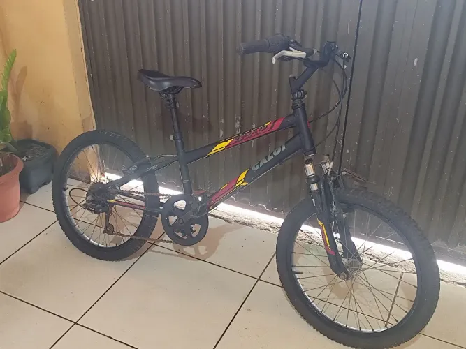 Bicicleta Caloi com marcha
