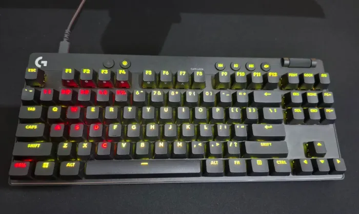 Teclado gamer logitech G PRO X TKL rapid