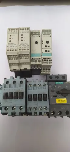 Lote de relés e contatores siemens