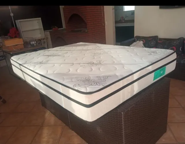Colchão casal seminovo 