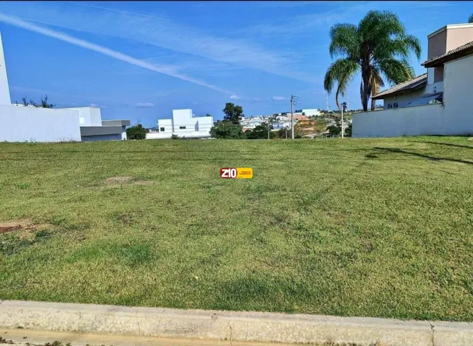 OPORTUNIDADE DE NEGÓCIO TERRENO COM ÓTIMA TOPOGRÁFIA E LOCALIZAÇÃO EM CONDOMÍNIO - RESIDEN