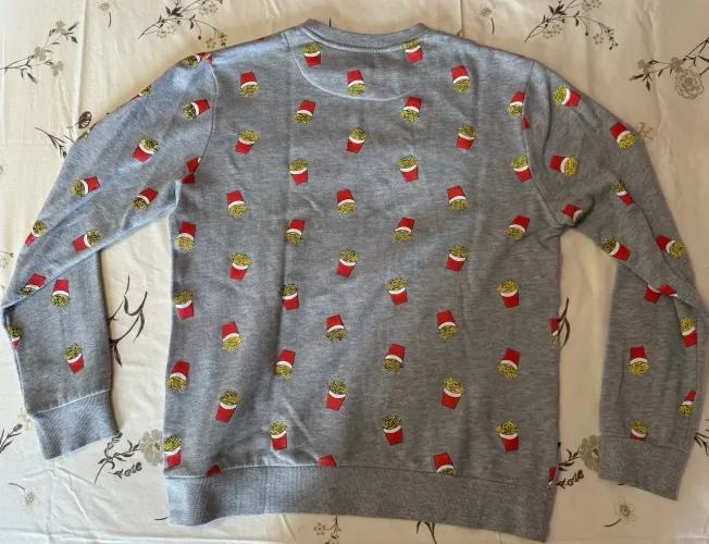 Blusa cinza com estampa batatas fritas M