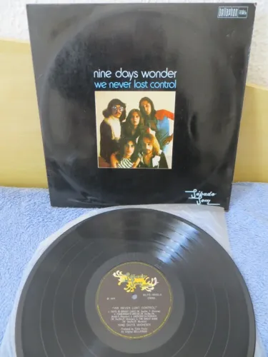 LP NINE DAYS WONDER - We Never Lost Control - LP nacional (LP ZERADO!!) 