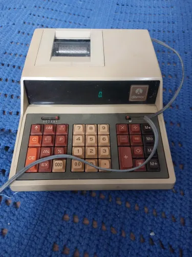 CALCULADORA DE MESA COM IMPRESSÃO 