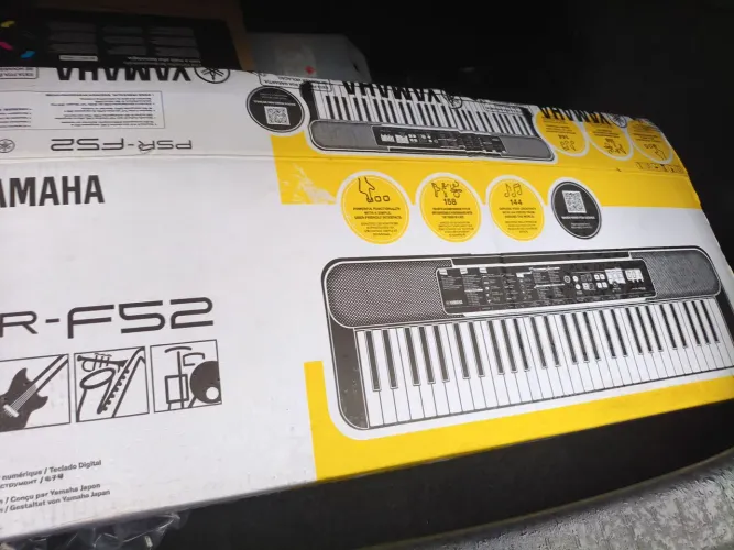 Teclado Yamaha PSR F-52 novo