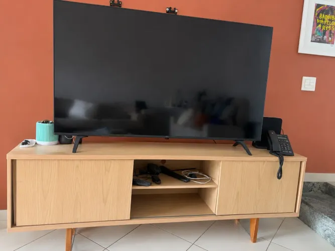 Rack Retrô 1,80m com Pés Palito e Portas de Correr
