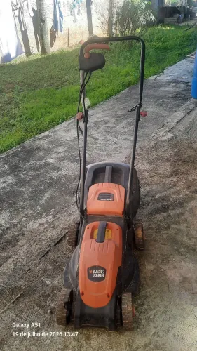 Cortador de grama (liga o motor mas não roda a faca)