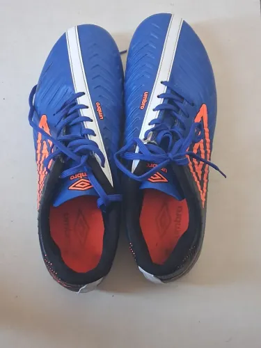 Chuteria umbro usada somente uma vez