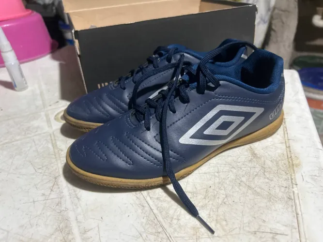 Chuteira Umbro n39