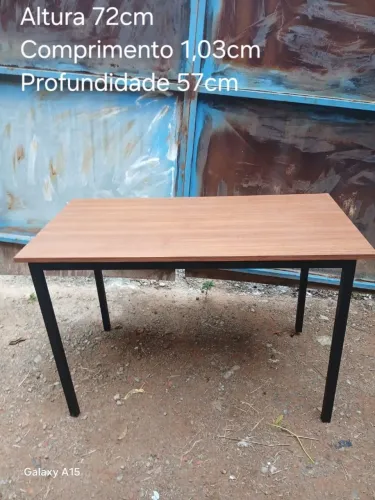 ESCRIVANINHA, APARADOR, MESA.