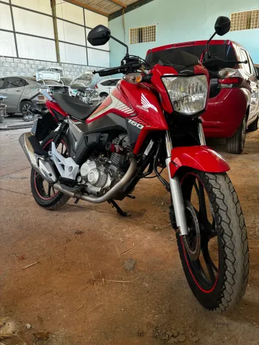 Moto muito conservada,