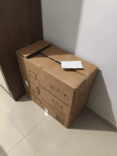 Cadeira de escritório na Caixa!