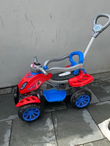Carrinho de passeio velotrol Maral