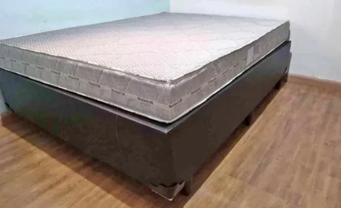 Cama de casal (colchão d33 +base)