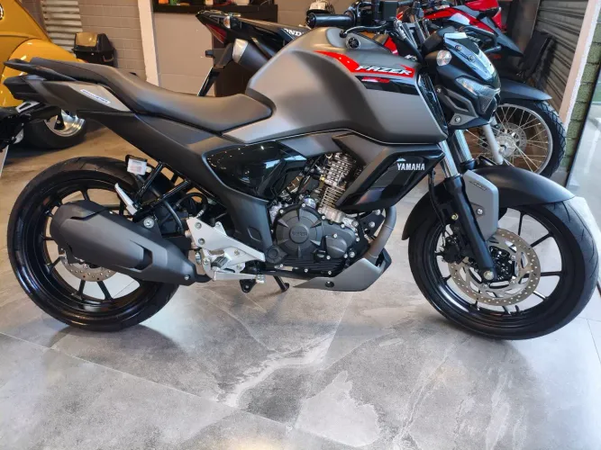 Fz15 apenas 1300km na garantia