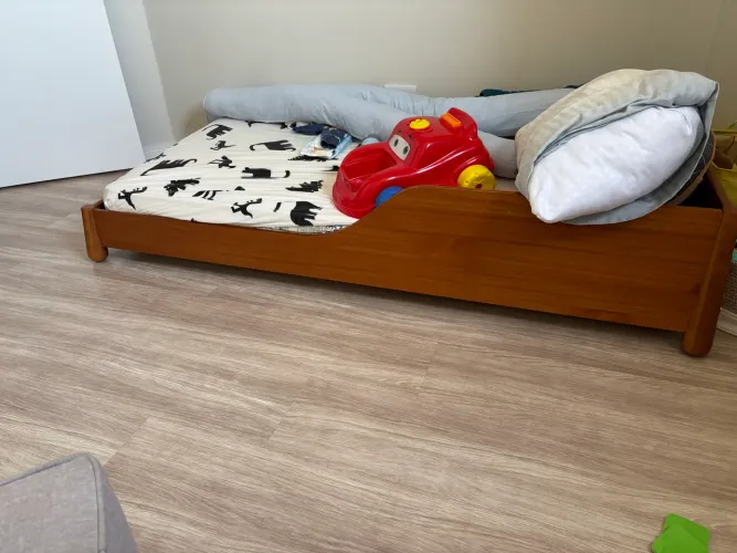 Cama Júnior madeira  mais colchão 