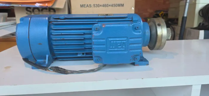 Motor WEG Trifásico 5CV Alta Rotação (220V/380V) Carcaça 90m