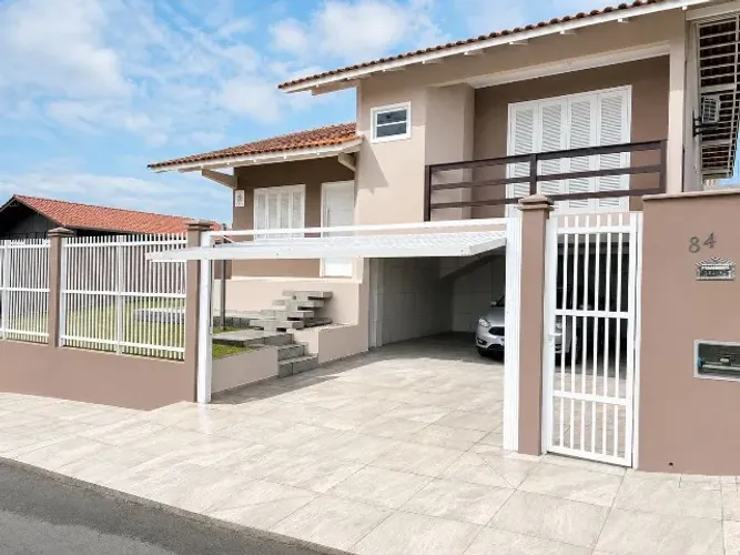 Casa São Bento do Sul, com 3 quarto sendo 1 suíte, área gourmet, garagem para 2 carros